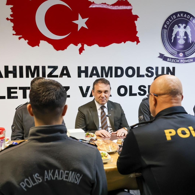 Bilecik Valisi Sözer, polis adaylarıyla iftarda buluştu