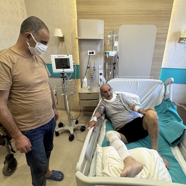 Ustalığına güvendi, tıkalı gidere döktüğü lavabo açıcı hastanelik etti