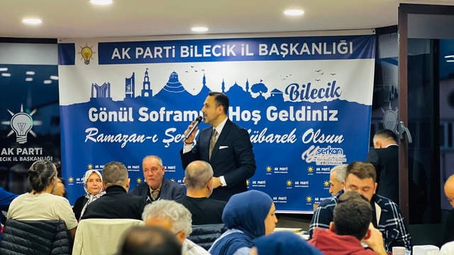 Bilecik'te AK Parti'den sivil toplum kuruluşu temsilcileri ve üyelerine iftar