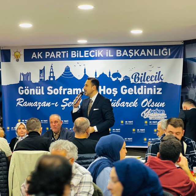 Bilecik'te AK Parti'den sivil toplum kuruluşu temsilcileri ve üyelerine ift...