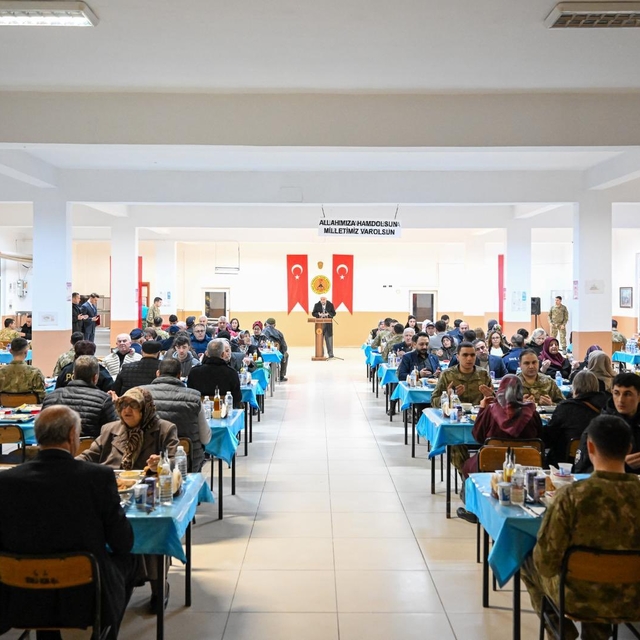 Kırklareli Valisi Turan, Vize'de şehit aileleri ve gazilerle iftarda buluşt...