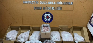 İzmir'de narkotik polisi 356 bin uyuşturucu hap yakaladı