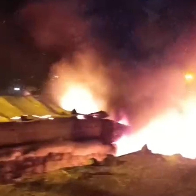 Geçim kaynağı minibüs yandı, destek kampanyasıyla yenisi alındı