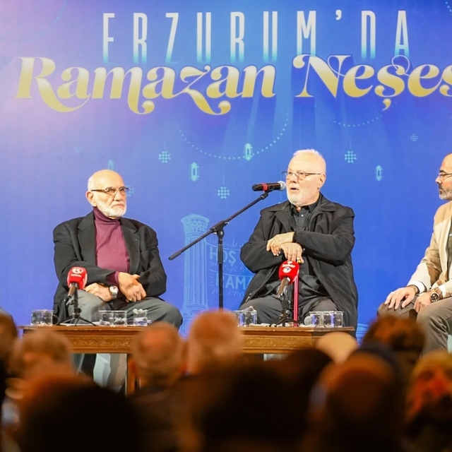 Tarihi mekanda "Medreseden Üniversiteye Erzurum'da İlim"  konuşuldu