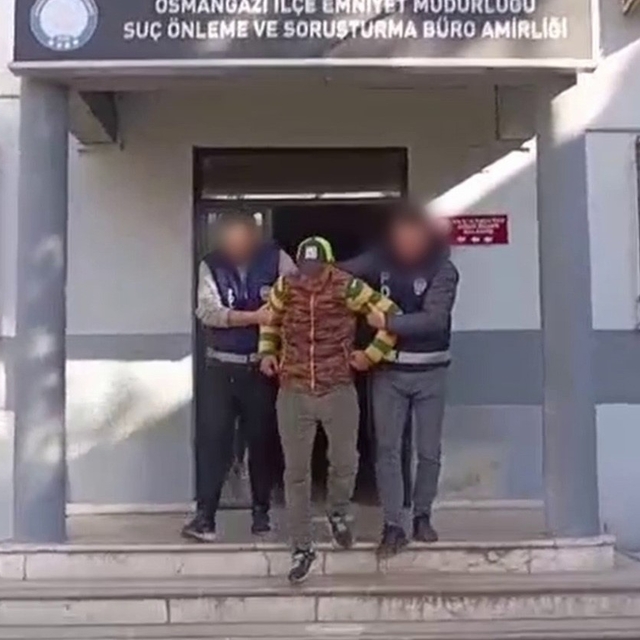 Bursa'da kesinleşmiş hapis cezası bulunan 2 şahıs yakalandı