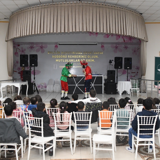 Osmangazi'de Ramazan akşamları kültür ve sanatla şenleniyor
Osmangazi'de Ra...