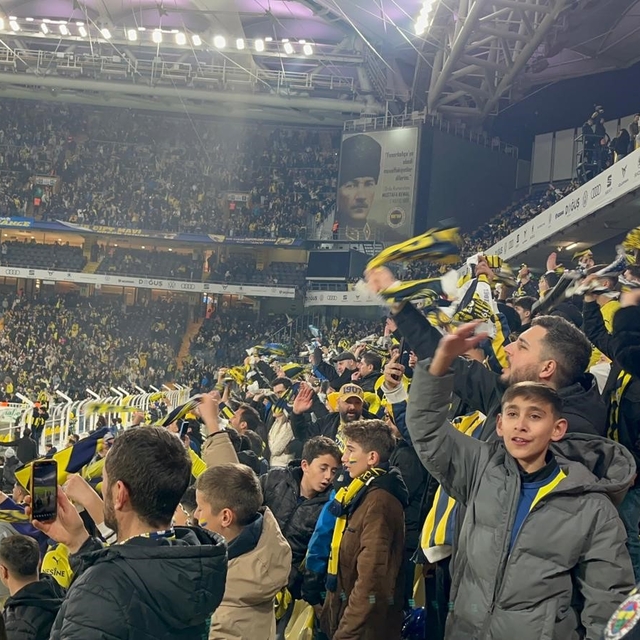 Depremzede gençler süper lig maçlarında moral buldu
Gençler depremin yarala...