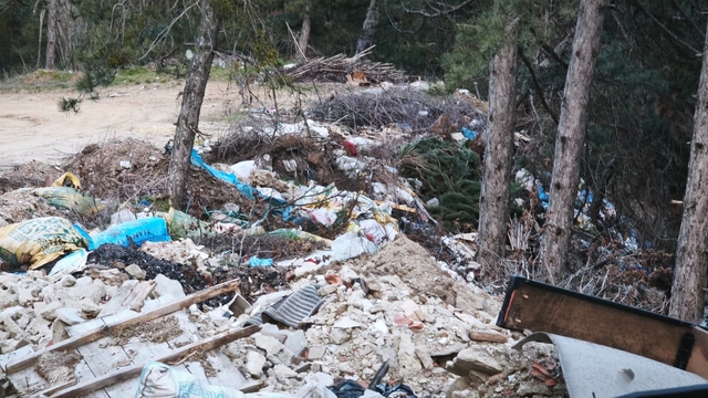 Doğanın kalbine çöp doldurdular