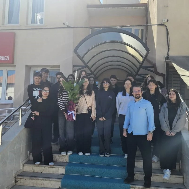 Söğüt Anadolu Lisesi öğrencileri huzurevi sakinleriyle bir araya geldi