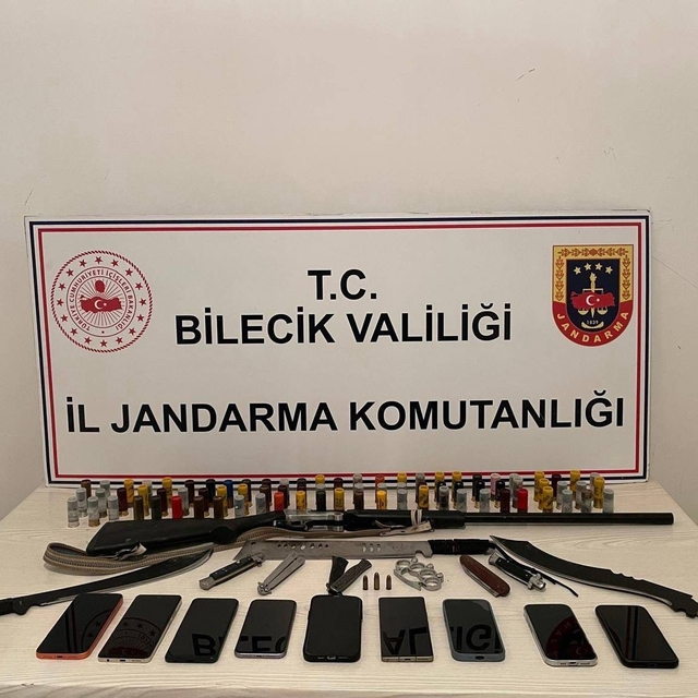 Bilecik'te silah kaçakçılığı operasyonu: 11 kişi gözaltına alındı