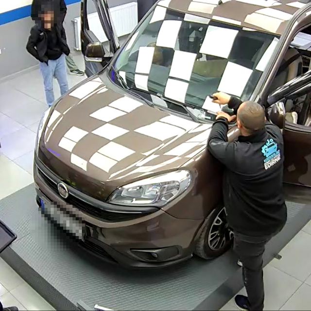 Satış sonrası ekspertize götürülen hafif ticari aracın alt kısmı 'zulaya' d...