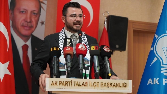 Hüseyin Okandan: "Önümüzdeki dönemde Cumhurbaşkanımıza ihtiyacımız var"
AK Parti Kayseri İl Başkanı Hüseyin Okandan:
"Siyasette hedeflediğiniz olmuyor"
"Bilinçli bir şekilde tarım ve hayvancılık yapmaya ihtiyacımız var"