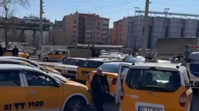 Taksicilerin güncellenen zam kuyruğu