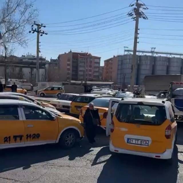 Taksicilerin güncellenen zam kuyruğu