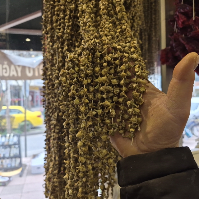 Fiyatıyla dikkat çeken kurutulmuş bamya 3 bin 500 TL'ye satılıyor