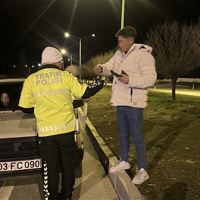 Uygulama noktasında 'dur' ihtarına uymadı, yakalanınca 'araçlar vardı yanaş...