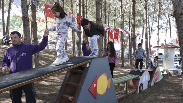 Tarsus Gençlik Kampında üç kuşak bir araya geldi