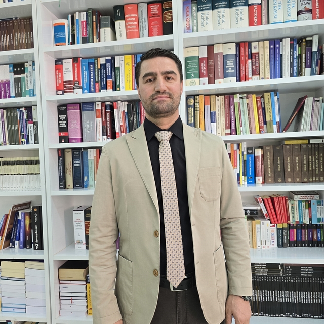 Doç. Dr. Mustafa Özalp: "ABD, Orta Doğu bataklığında duvara tosladı"