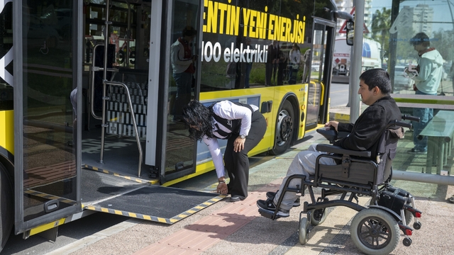 Mersin'de özel bireyler için 'engelsiz ulaşım' uygulaması hayata geçirildi