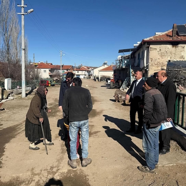 Evi yanan yaşlı kadın için kaymakamlık harekete geçti