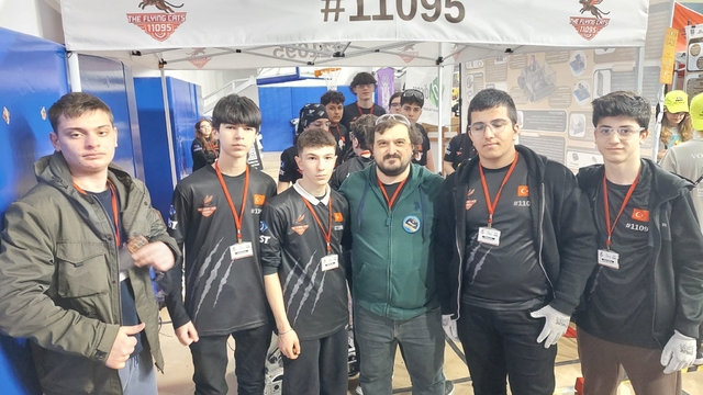 Gebze'nin Robotik Takımları Turknet'in Gigafiber'i ile desteklediği FRC'de