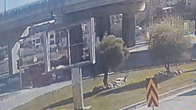 Elektrikli bisiklet ile motosiklet çarpıştı: 1 yaralı
Kaza anı güvenlik kamerasına yansıdı