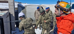 Bayburt'ta komandolara arama kurtarma eğitimi verildi