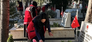 Şehitliklerde temizlik ve bakım çalışmaları başlatıldı