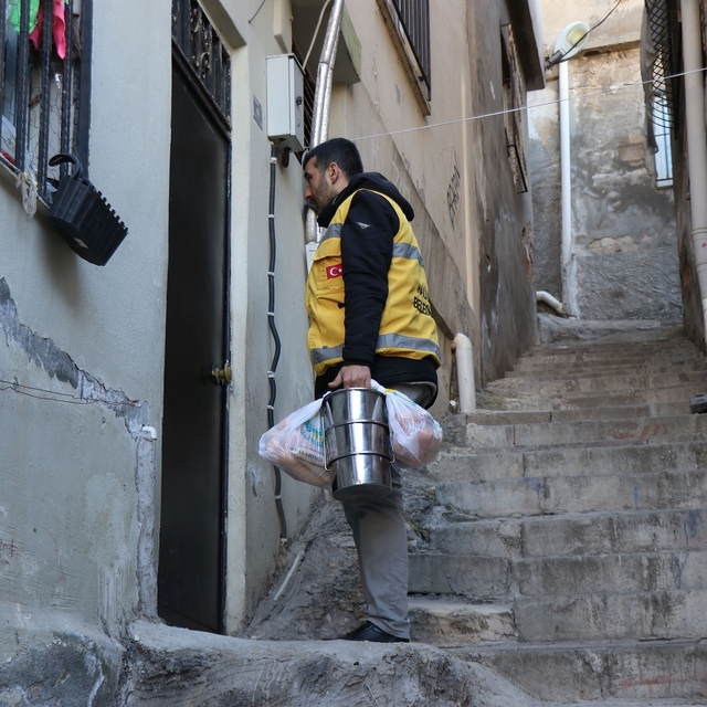 Haliliye'de evlere iftar ikramı devam ediyor