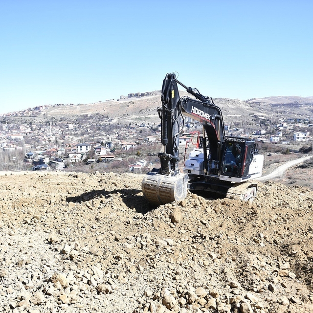 Yeşilyurt'un Mullakasım Mahallesi yeni yollarla buluşuyor
