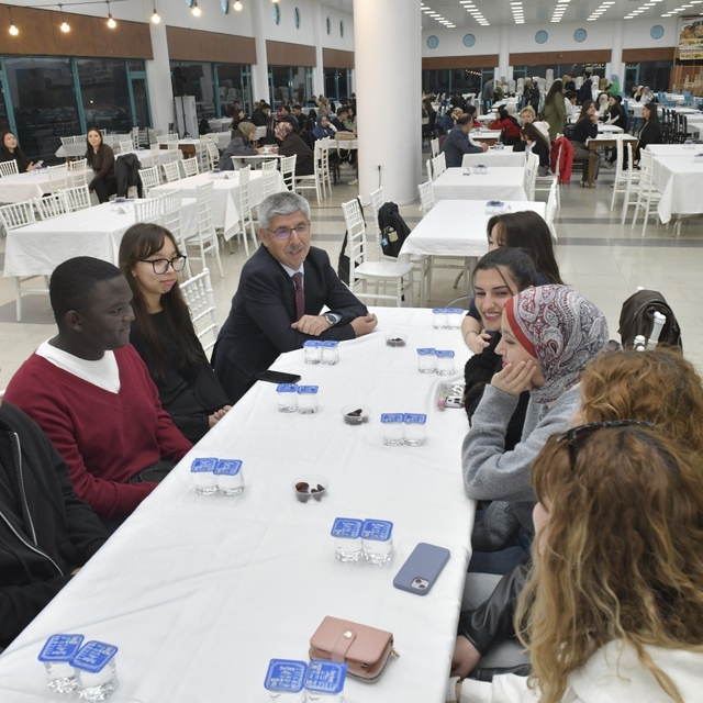 MSKÜ'de öğrenciler ve personel iftar sofrasında bir araya geldi