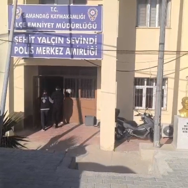 "Yol verme" tartışmasında üç çocuk babasını öldüren firari 2 şahıs yakaland...