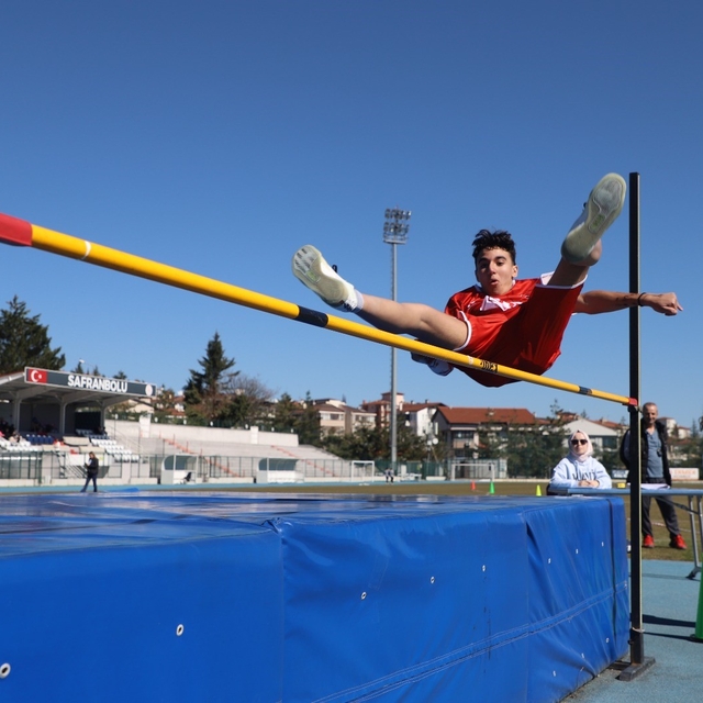 Safranbolu'da okul sporları atletizm yarışları gerçekleşti