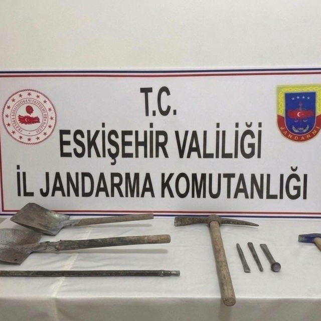 Kaçak kazı yapan 3 şüpheli suçüstü yakalandı