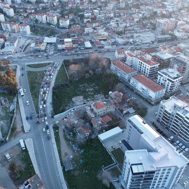Karşıyaka'da kesintisiz ulaşım için yoğun tempo