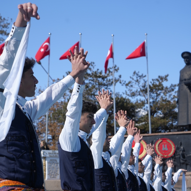 Erzurum'un kurtuluşunun 108'nci yıl dönümünü coşkuyla kutladı