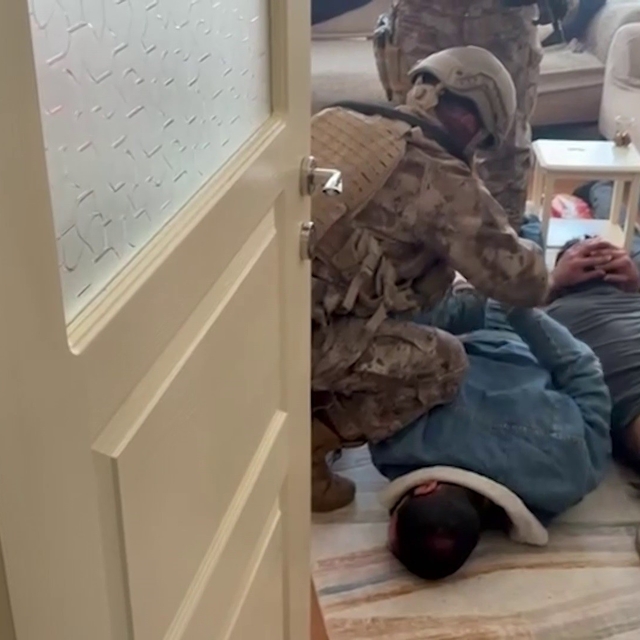 Sivas'ta 2 firari hükümlü yakalanarak cezaevine gönderildi