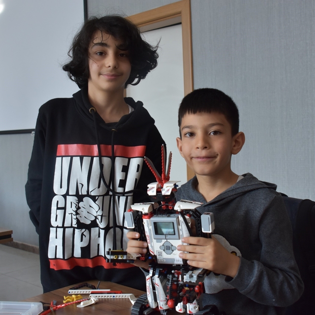 Başkan Çolakbayrakdar, "Bilim ve teknolojiyle güçlü Türkiye'yi inşa ediyoru...