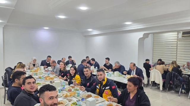 Sağlıkçılar iftar sofrasında buluştu