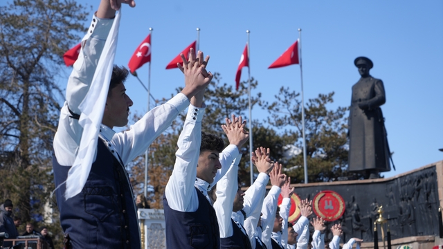 Erzurum'un kurtuluşunun 108'nci yıl dönümünü coşkuyla kutladı