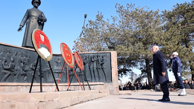 Başkan Sekmen; "12 Mart bir destanın adıdır"
"Bu topraklar şehitlerimizin kanlarıyla yoğrulmuştur"