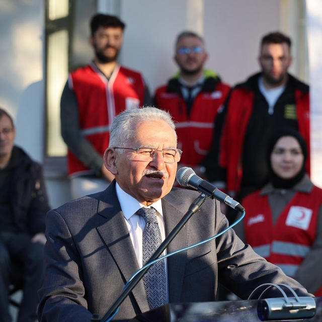 ERÜ'ye Kızılay Butik Giyim Merkezi açıldı