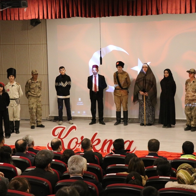 Oltu Mehmet Akif Ersoy Ortaokulu'nda, İstiklal Marşı'nın kabulü ve Mehmet A...