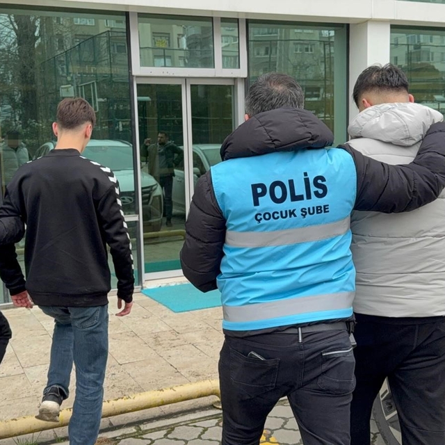 Samsun'da Trabzonspor otobüsünün taşlanmasıyla ilgili 3 polis açığa alındı