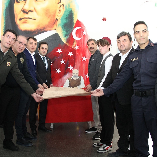 Kula'daki anma programı duygu dolu anlar yaşattı