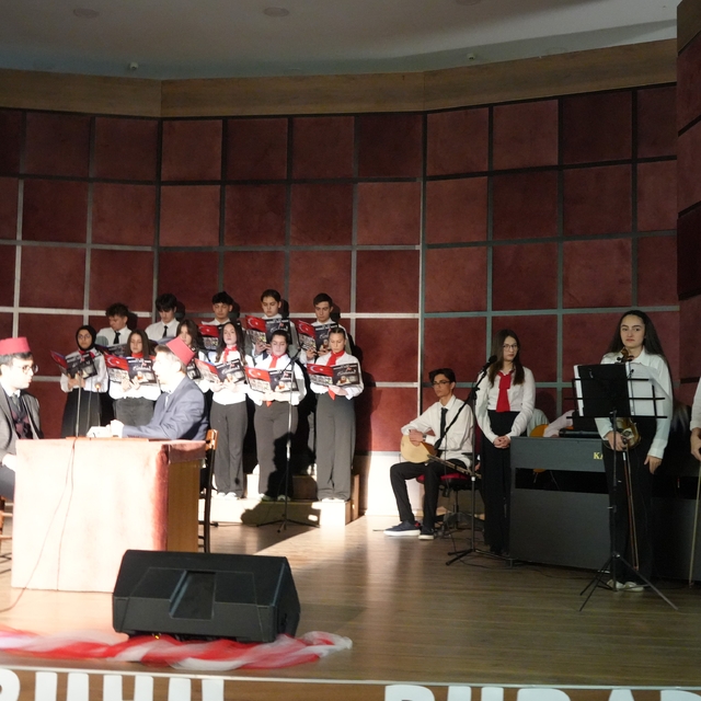 Mehmet Akif Ersoy, İstiklal Marşı'nın Ankara dışında ilk kez yayımlandığı K...