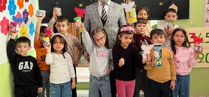 Hisarcık'ta minikler harçlıklarını Gazze için biriktirdi