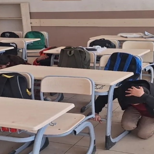 Şırnak'ta ilkokul öğrencilerine AFAD'dan hayat kurtaran afet eğitimi