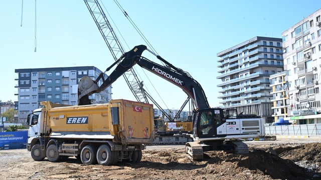 Büyükşehir'in ulaşım projeleri devam ediyor