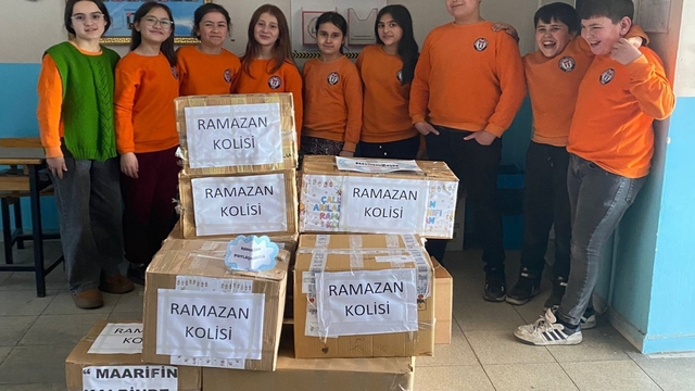 Başçayır'da minik yüreklerden Ramazan kolisi